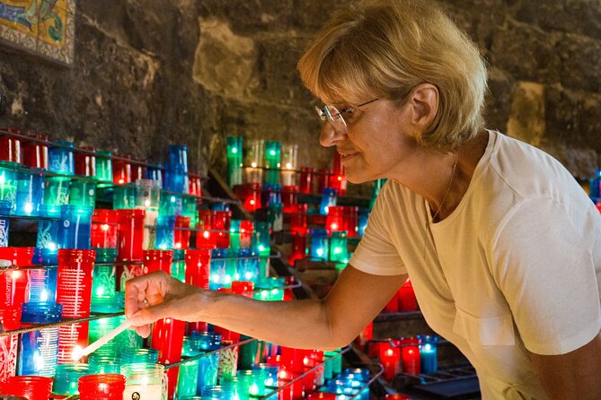 Montserrat Monastery Half Day Experience from Barcelona - Choosing between the Boys’ Choir and the Black Madonna