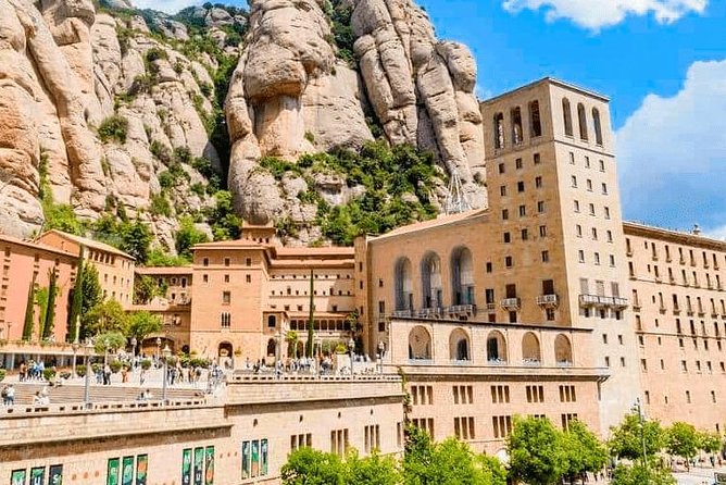 Montserrat Monastery & Horse Riding Experience from Barcelona - A short window for the market and views