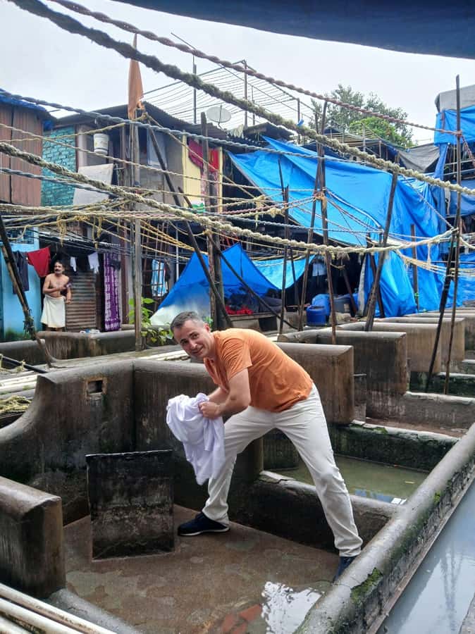 Mumbai: 2 Hours Markets And Temple Tour - Temples beside the market lanes