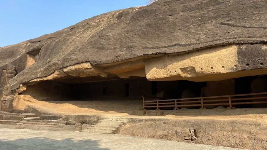 Mumbai: Kanheri Caves and The Golden Pagoda Temple - Walking through Kanheris basalt caves