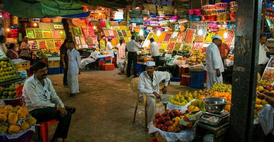 Mumbai: Local Markets & Temples Tour - Crawford Market and Flower Alley