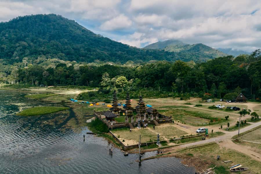Munduk: Twin Lake Jungle Hike, Ulun Danu Temple, & Waterfall - Lunch, coffee, and the food options