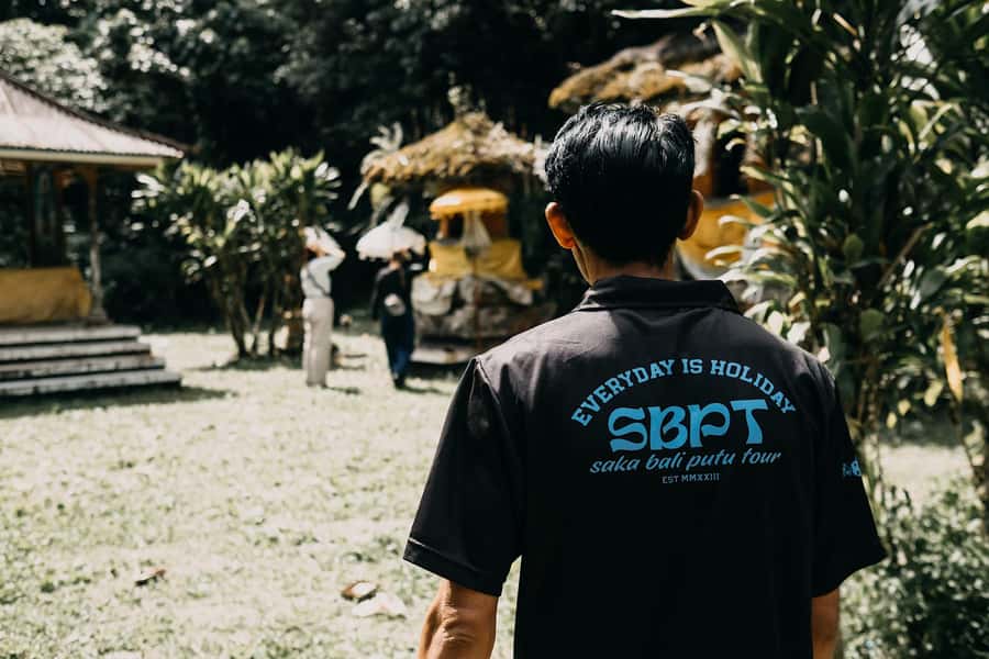 Munduk: Twin Lake Jungle Hike, Ulun Danu Temple, & Waterfall - What the $38 price really includes