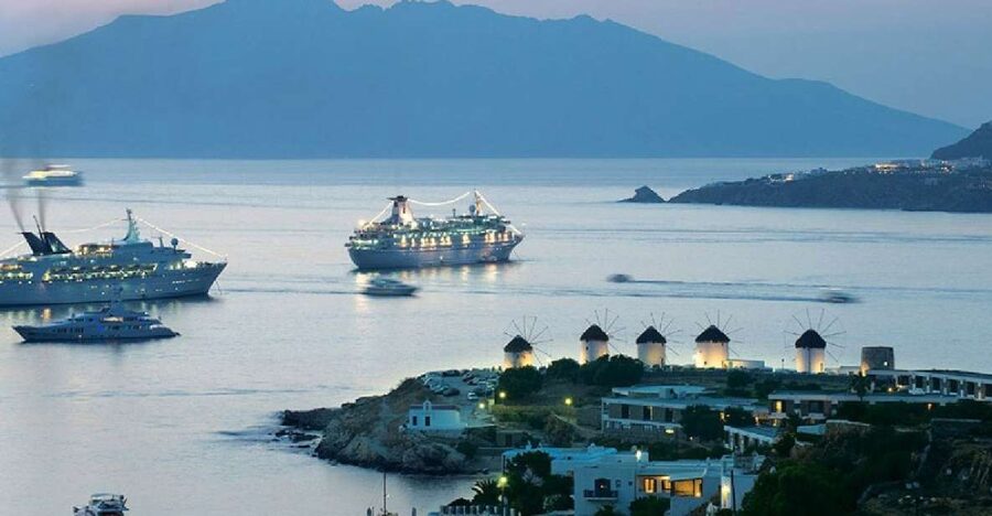Mykonos: Highlights Tour with Panagia Tourliani Monastery - Walking the white lanes of Mykonos Town