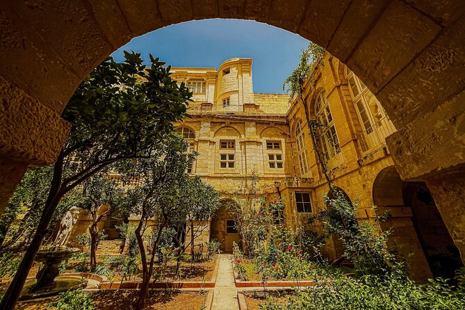 Mysterium Fidei Monastery & Secret Garden in Valletta - A mini chapel and preserved interiors