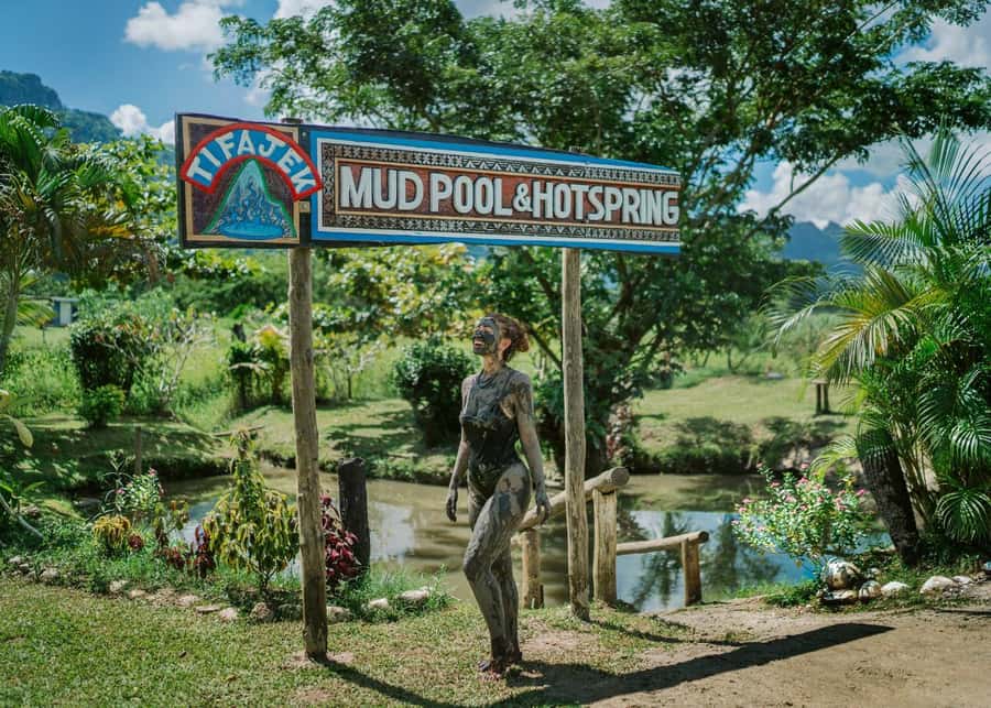 Nadi: Garden Village Hot Spring & Temple Highlights Tour - Namaka Market and the taste of everyday Nadi