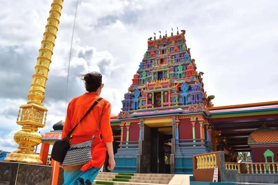 Nadi: Garden Village Hot Spring & Temple Highlights Tour - Tappoo and Nadi’s shopping stops