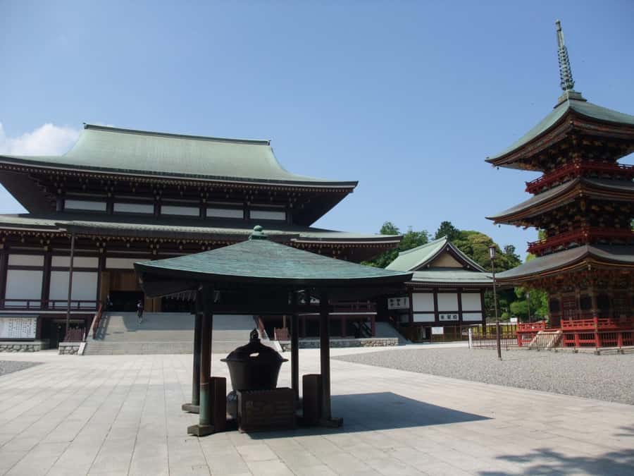 NARITA: Walking Tour, Omotesando street, Narita-san Temple - Should you book it?