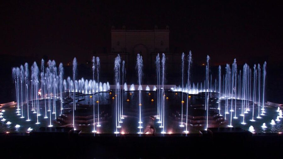 New Delhi: Akshardham Temple Tour with Water and Light Show - Private transport through Delhi traffic