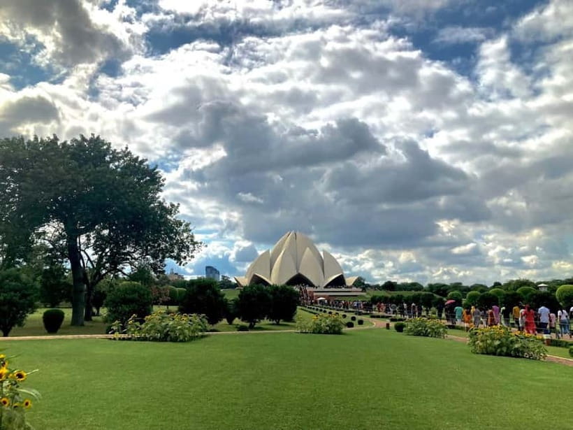 New Delhi: Lotus Temple Private Tour with Skip-the-Line - What the three-hour schedule feels like