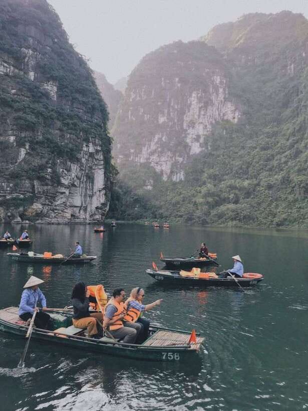 Ninh Binh : Bai Dinh Pagoda, Trang An, and Mua Cave Tour - Mua Cave and the 500-step climb