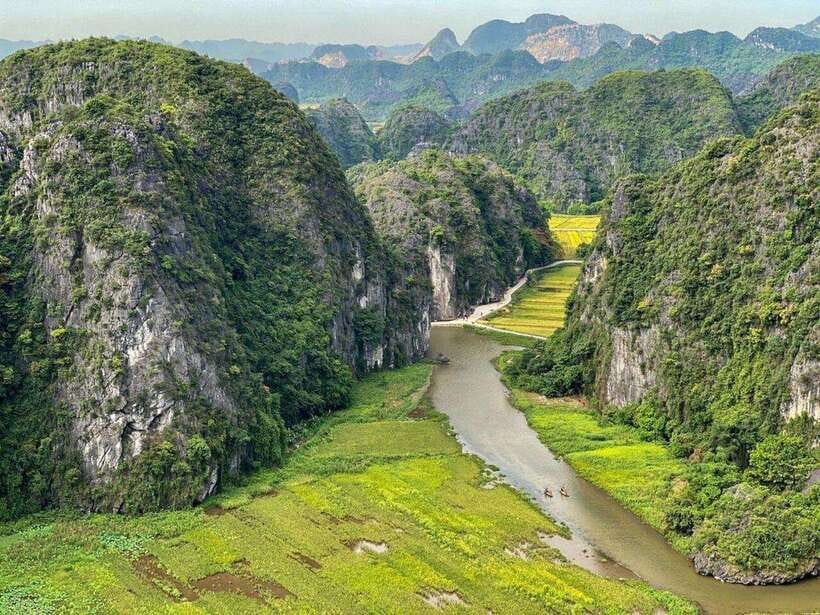 Ninh Binh : Bai Dinh Pagoda, Trang An, and Mua Cave Tour - Trang An by small boat