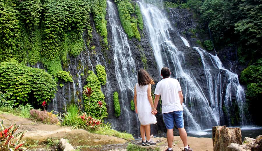 North Bali: Banyumala Waterfall and Ulun Danu Beratan Temple - Wanagiri Hidden Hills and Bali’s built photo sets