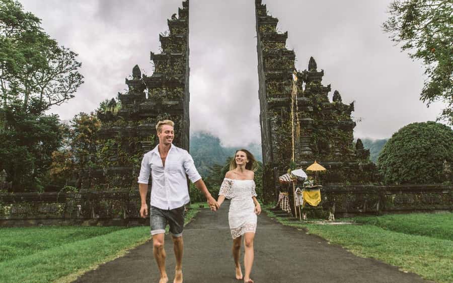North Bali: Banyumala Waterfall and Ulun Danu Beratan Temple - Ulun Danu Beratan beside the mountain lake