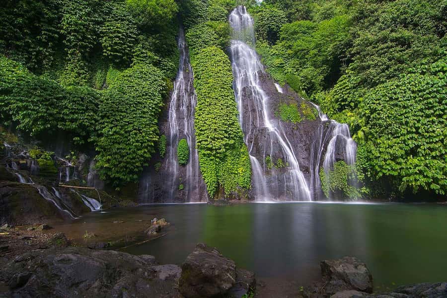 North Bali: Banyumala Waterfall and Ulun Danu Beratan Temple - Candikuning Market and everyday North Bali