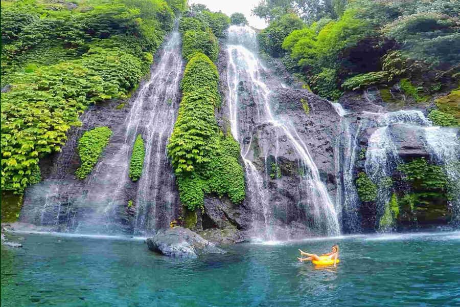 North Bali: Banyumala Waterfall and Ulun Danu Beratan Temple - Banyumala Waterfall and the walk to the pool