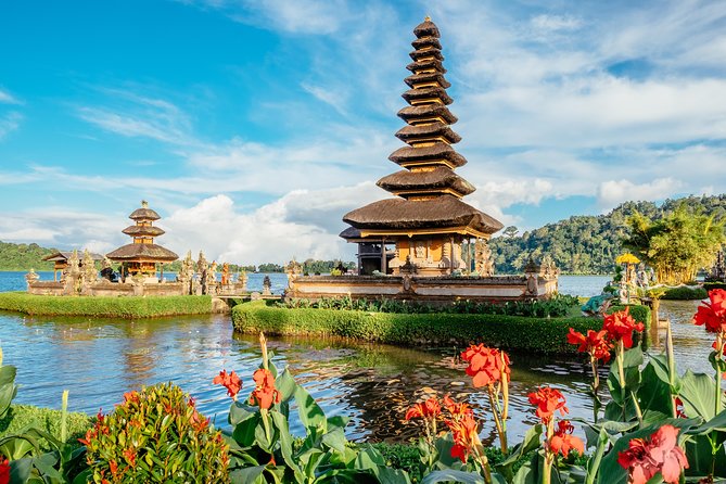North Bali: Sekumpul Waterfalls and Ulun Danu Temple Tour - Taman Ayun adds a different kind of temple visit