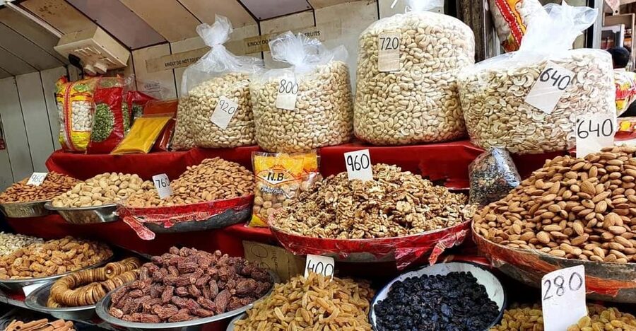 Old Delhi Temples and Spice Market Tour - The Jain temple and its unexpected lanes