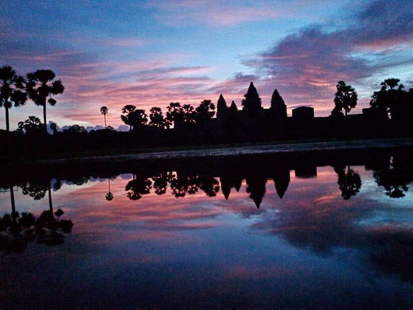 One Day Angkor Wat Trip with Sunrise - Angkor Wat rewards a closer look