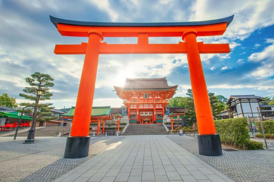 Osaka/Kyoto: Arashiyama, Nara Park, Fushimi Shrine Tour - Nara Park puts you close to more than 1,000 deer
