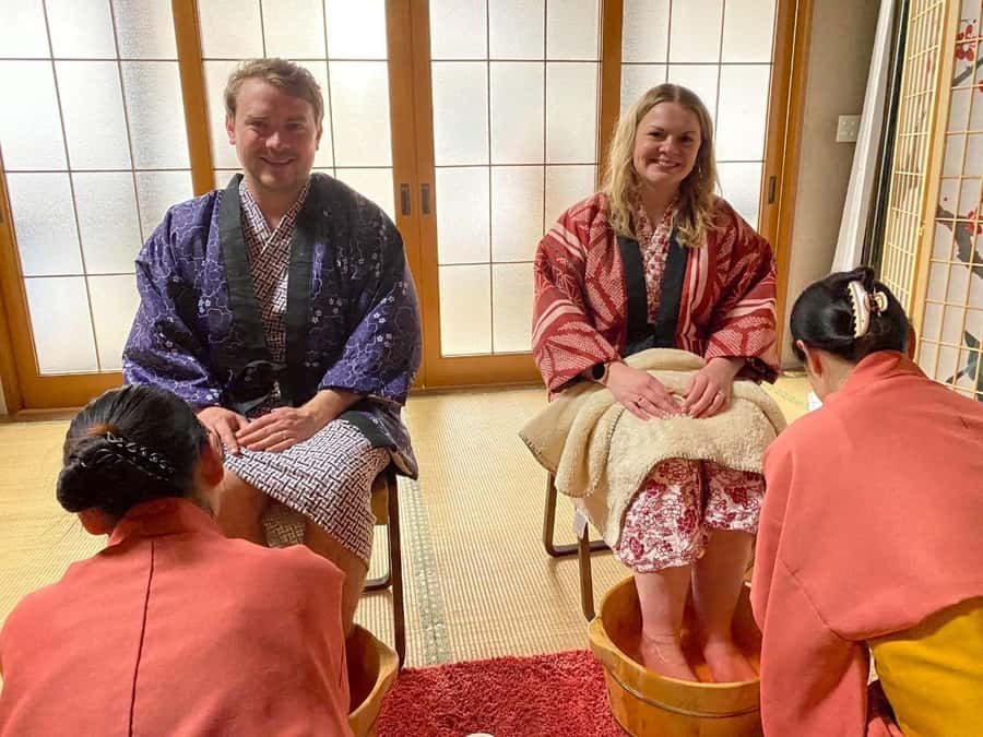 Osaka Temple Cool Foot Bath & Matcha Experience〈45min〉 - Learning to worship without guessing