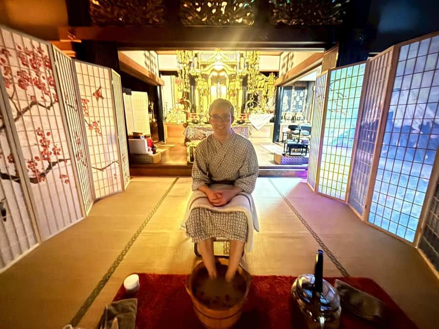 Osaka Temple Cool Foot Bath & Matcha Experience〈45min〉 - Wearing a yukata and taking home photos
