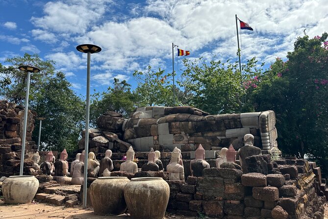 Oudong Mountain History and Pagoda Tour - Climbing Phnom Oudong for old temples and open views