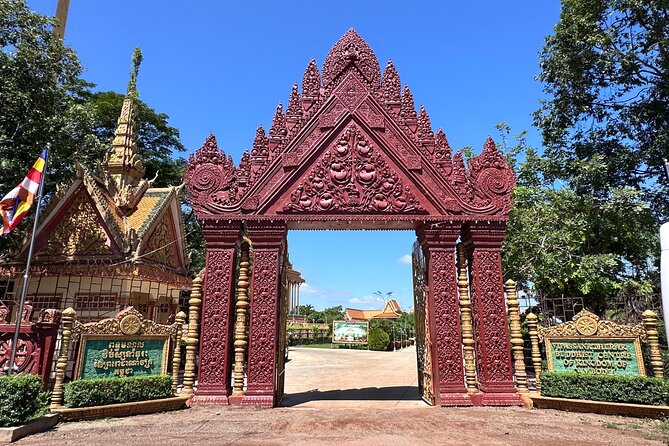 Oudong Mountain History and Pagoda Tour - Russey Keo fish port, your first look at river life