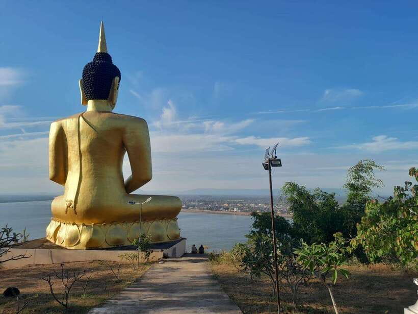 Pakse: Mystic Falls & Timeless Temples of Southern Laos Tour - A Laotian lunch with an extra bill