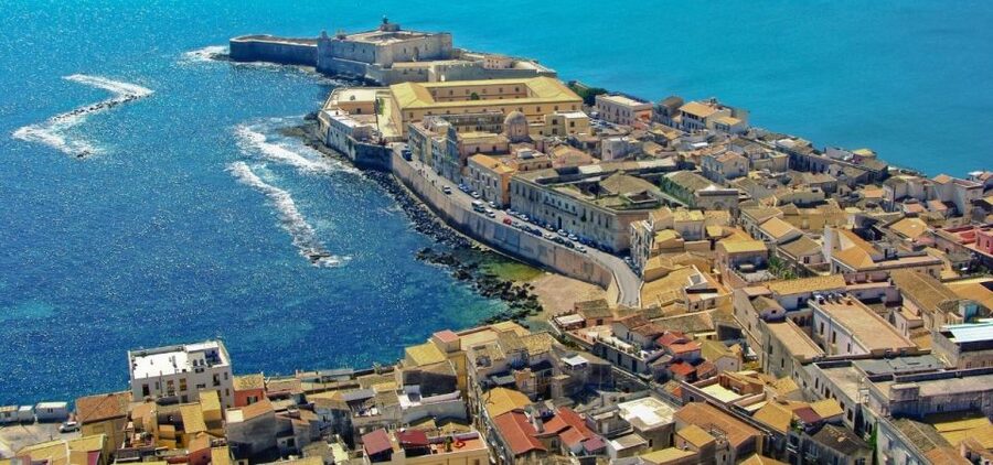 Palermo to Siracusa: stop al Valley of Temples & Roman Villa - The private vehicle and driver experience