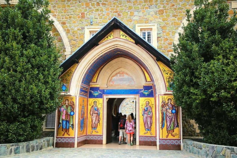 Paphos: Troodos, Omodos & Kykkos Monastery Full-Day Tour - Omodos and the Timios Stavros Monastery