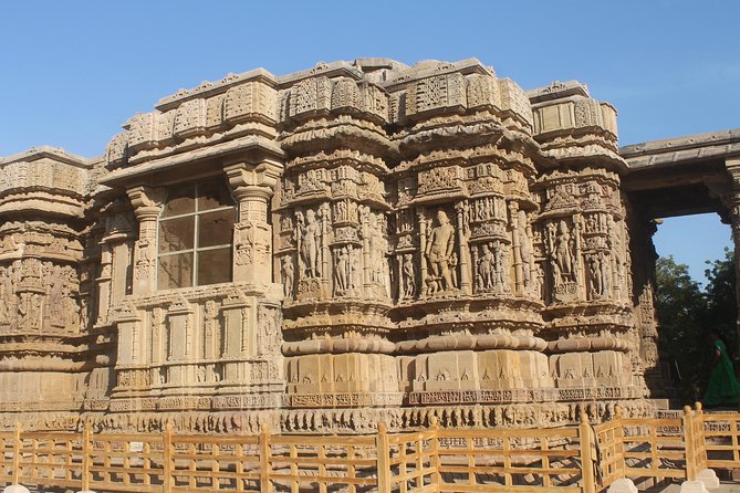 Patan Stepwell and Modhera Sun Temple from Ahmedabad - Modhera Sun Temple and its carved kund