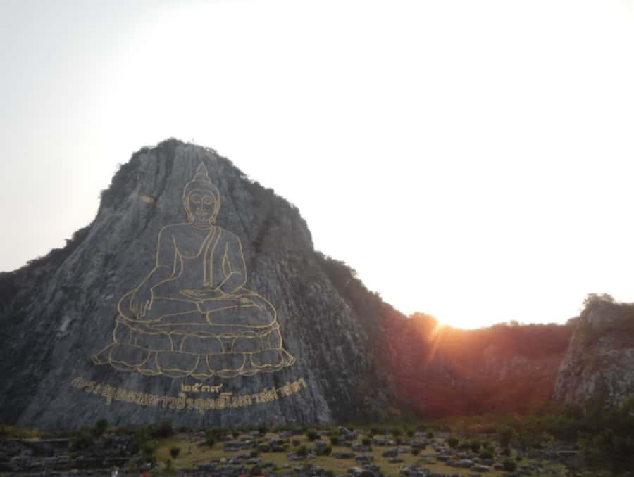 Pattaya: Checkout Temple Tour - Khao Chi Chan Buddha and the carved mountain face