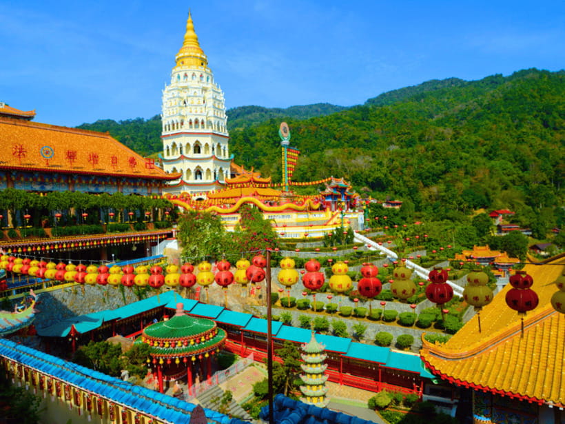 Penang: Kek Lok Si Temple and Penang Hill Guided Tour - Four hours, small groups, and transport