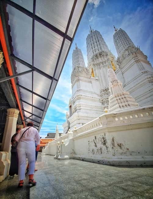 Petchaburi Temples & Royal Palace - small Join Group Tour - Khao Wang and the royal rooms