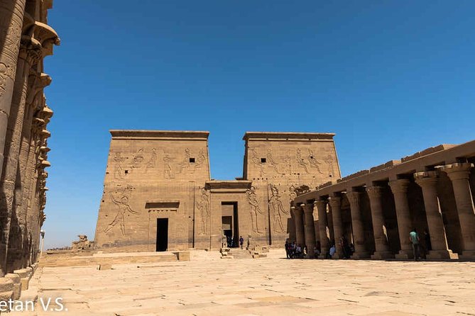 Philae temple & High Dam - Seeing the Temple of Isis on the island