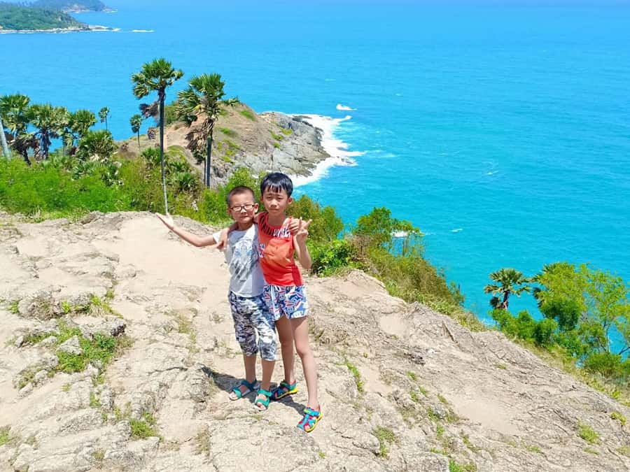 Phuket: Old Town, Chalong Temple, and Great Buddha Van Tour - Windmill Viewpoint and the short photo rhythm