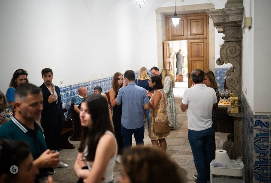 “Porto: Fado Show with Guided Tour in a Historic Monastery” - The one-hour Fado performance