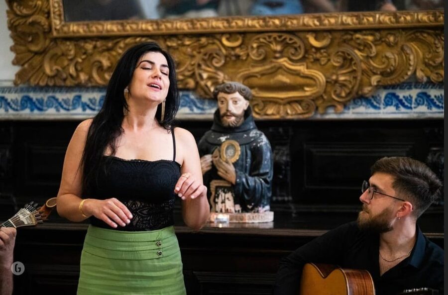 “Porto: Fado Show with Guided Tour in a Historic Monastery” - Touring the monastery before the music