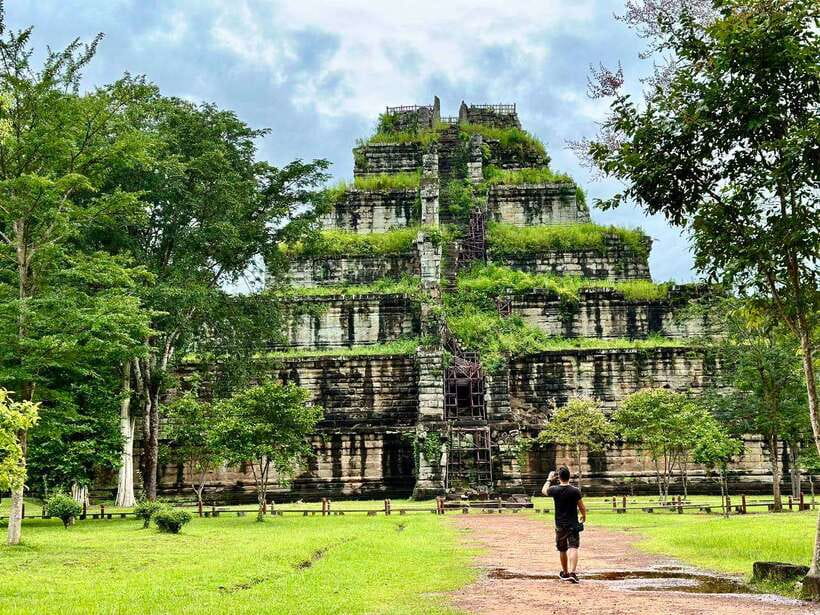 Preah Vihear: Full-Day Preah Vihear and Koh Ker Temple Tour - Koh Ker and the pyramid temple
