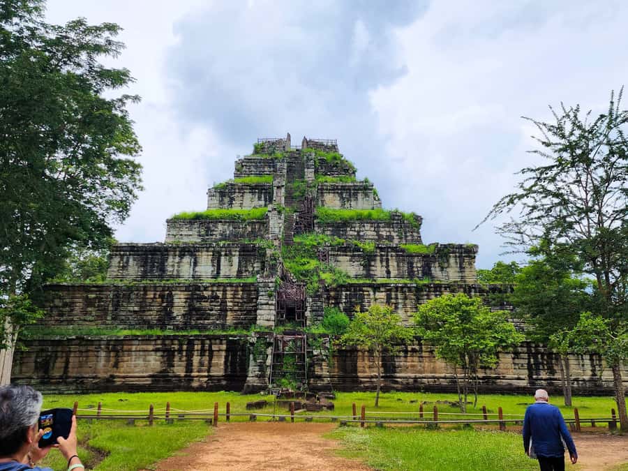 Preah Vihear Temple Koh Ker & BengMealea Tour from Siem Reap - Koh Ker and the quieter side of Khmer temple country