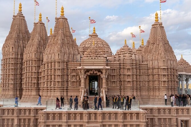 Premium Abu Dhabi City Tour With Hindu Temple Visit - Private - Sheikh Zayed Grand Mosque deserves the longest stop