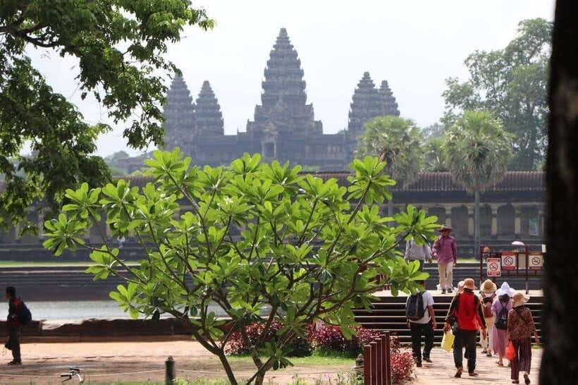 Private Angkor Wat Sunset Tour with Lunch and Snack Included - A well-shaped day inside Angkor Archaeological Park