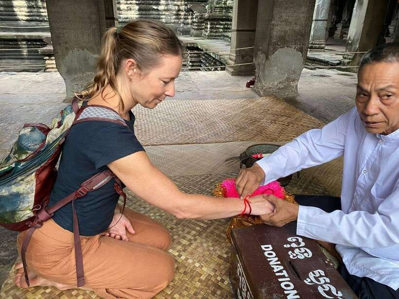 Private Angkor Wat Sunset Tour with Lunch and Snack Included - Entering Angkor Thom through the South Gate