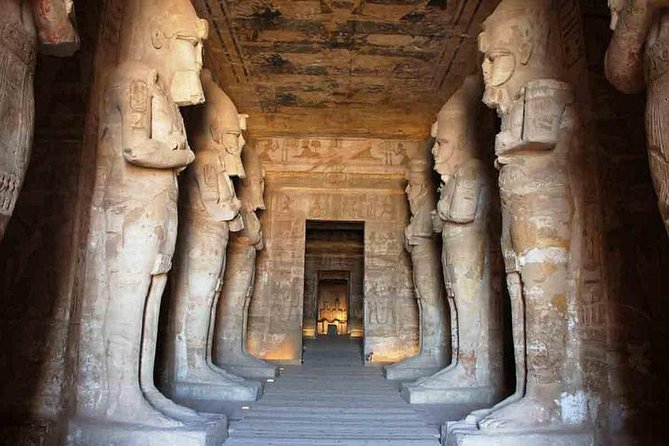Private Day Tour to Abu Simbel Temples and Nubian Village From Aswan - Seeing the Great Temple and Nefertari’s temple