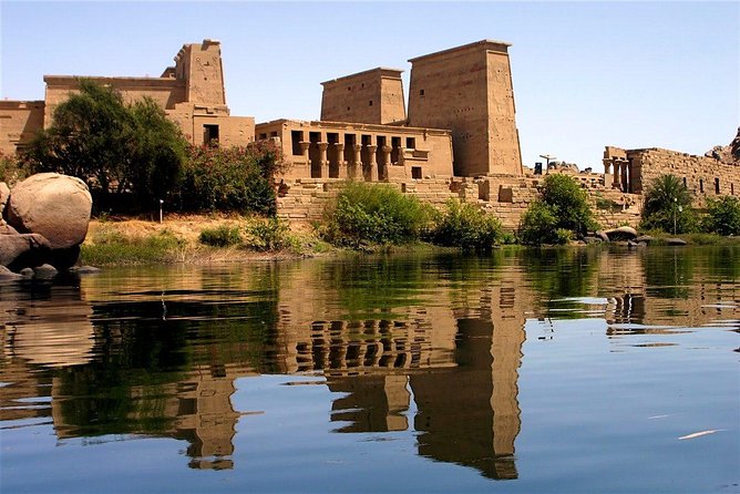 Private day tour to Philae temple-unfinished obelisk and high dam in Aswan - Reading the stone at the Unfinished Obelisk