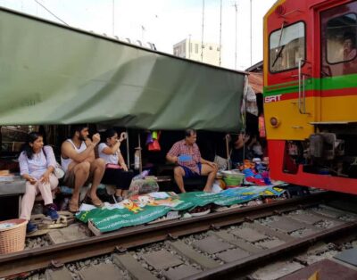Private Floating & Train Market + DRAGON Temple + Thai Cafe