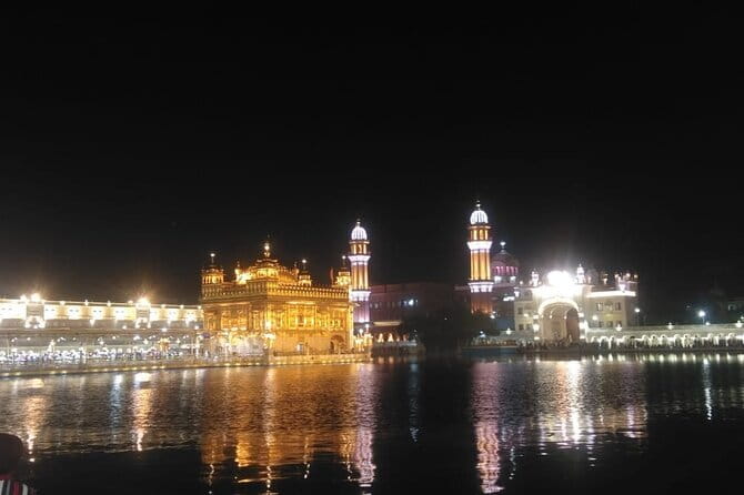 Private Full-Day Amritsar Tour: The Golden Temple & Wagah Border - Entering the Golden Temple and its sacred pool