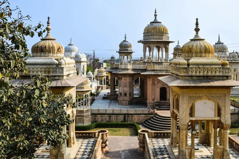 Private Full-Day Jaipur Guided Tour with Monkey Temple - Amber Fort, the day’s main monument