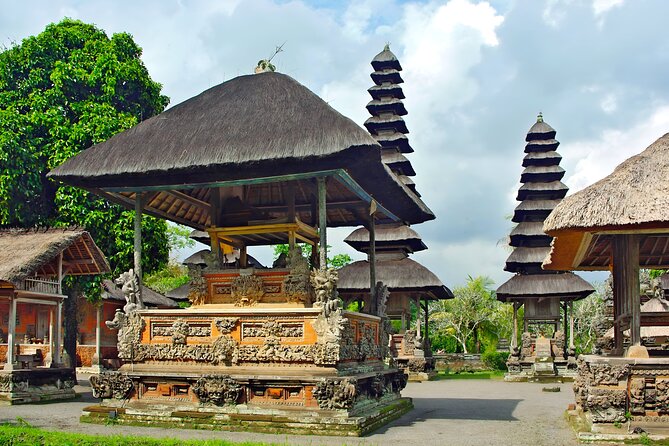 Private Full-Day Tour: Ulun Danu Beratan Temple, Jatiluwih and Tanah Lot Temple - Bedugul Market brings the farming region into view